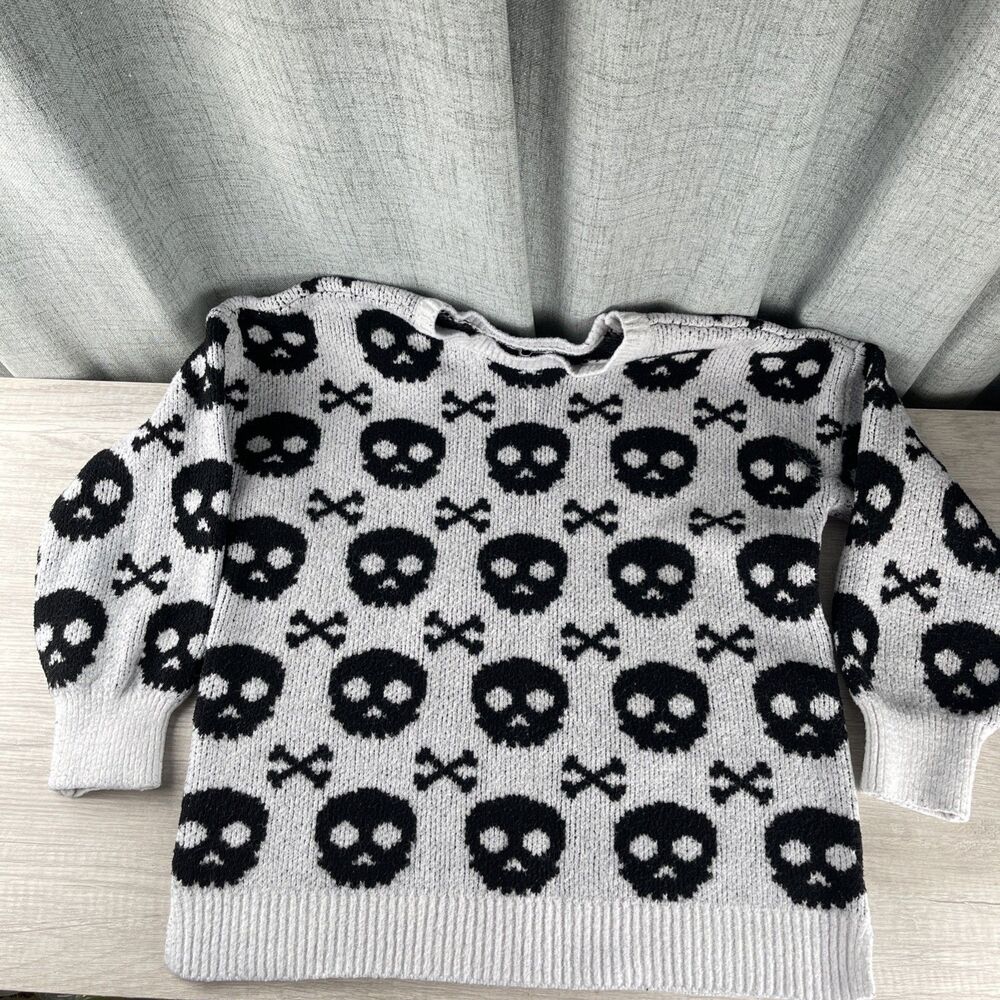 Skull & Crossbones Sweater Love Knits NYC Adult Large Stretchy Black & White